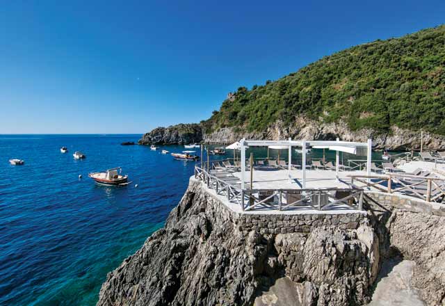 Conca del Sogno Beach Club in Amalfi Coast