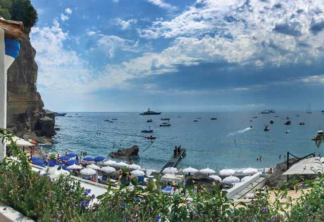 TREVILLE Beach Club in Amalfi Coast