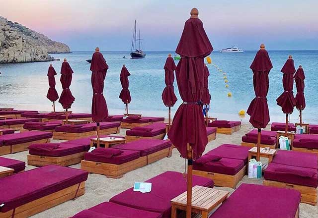 Super Paradise Beach Club in Mykonos